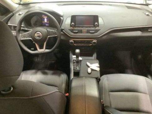 Used 2021 Nissan Altima 2.5 S FWD image 11