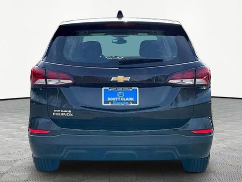 Used 2022 Chevrolet Equinox LS image 6