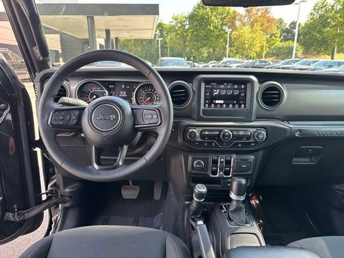Used 2023 Jeep Wrangler Unlimited Sport AWD/4WD image 12
