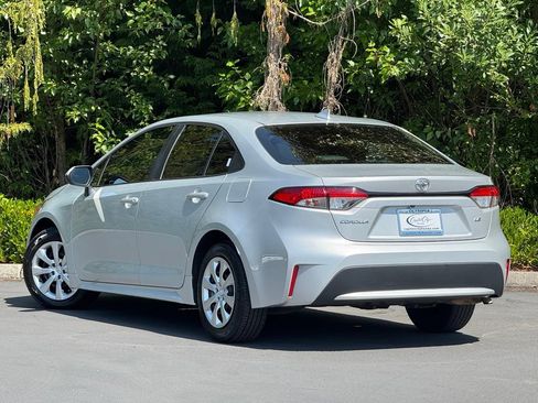 Used 2020 Toyota Corolla LE FWD image 6