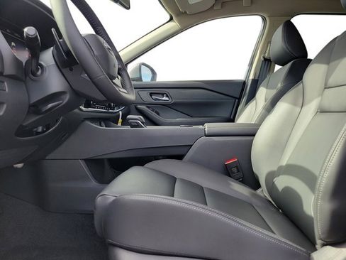 New 2025 Nissan Rogue SL image 8