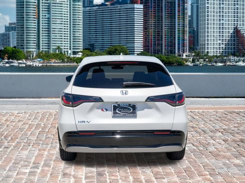 Certified 2024 Honda HR-V EX-L image 6