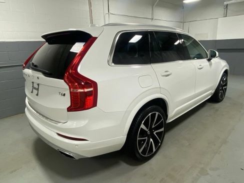Used 2021 Volvo XC90 T6 Momentum w/ Advanced Package AWD/4WD image 3