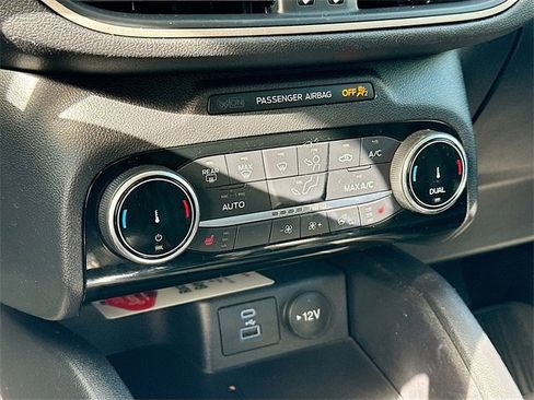 Used 2022 Ford Escape SEL image 16