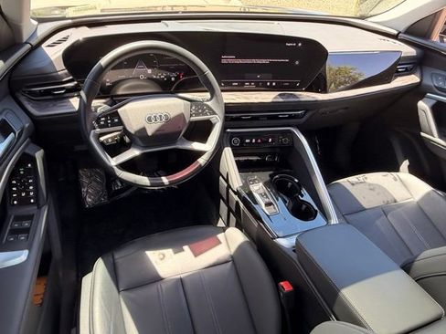 Used 2025 Audi Q5 Premium w/ Convenience Package AWD/4WD image 11