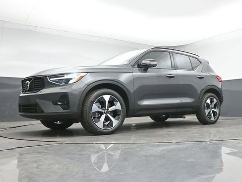 New 2026 Volvo XC40 B5 Plus w/ Protection Package Premier AWD/4WD image 41