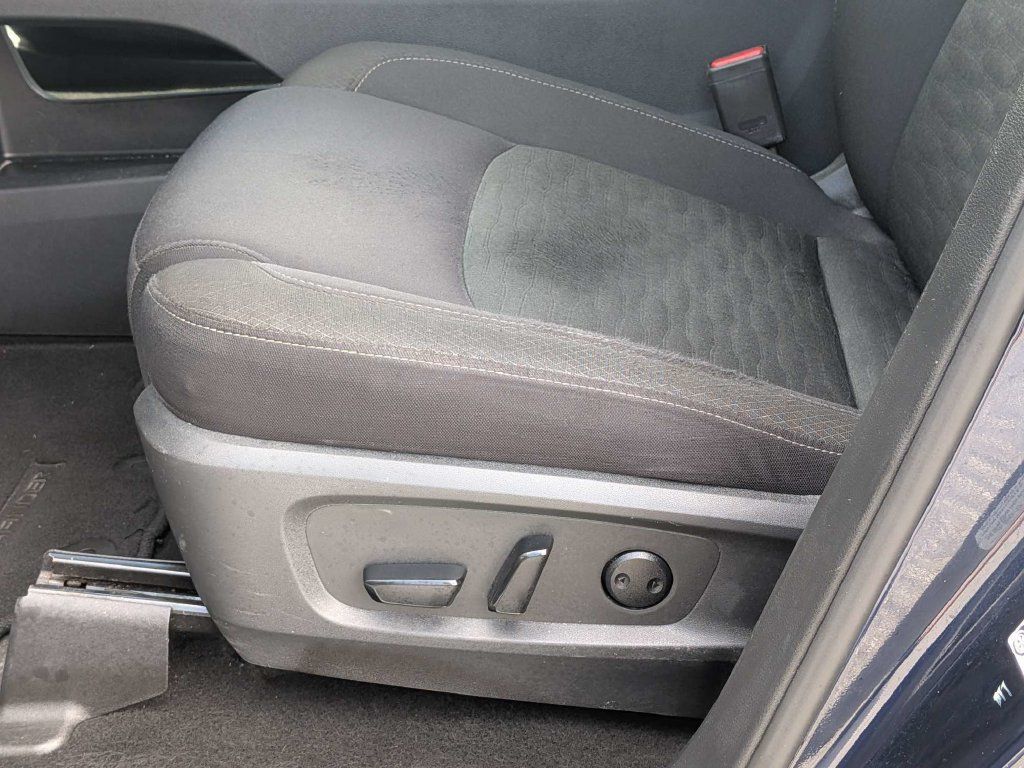 Used 2025 Nissan Pathfinder SV AWD/4WD image 21