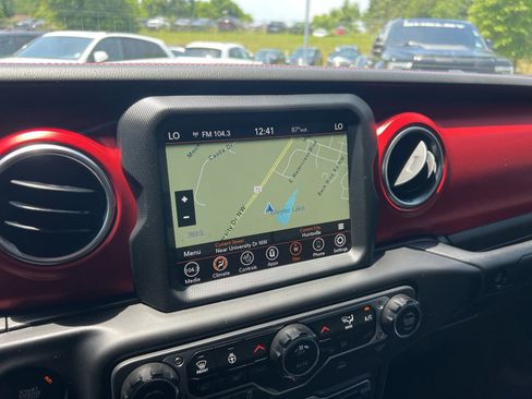 Used 2021 Jeep Gladiator Rubicon AWD/4WD image 16