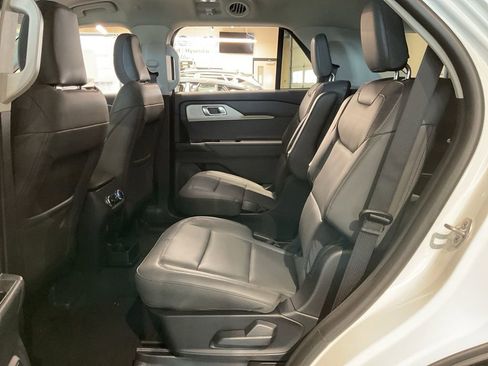 New 2026 Ford Explorer Active w/ Active Comfort Package image 17