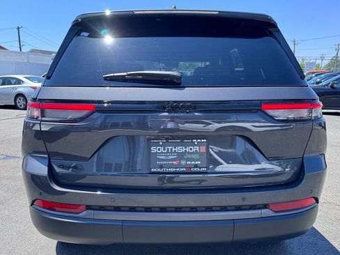 New 2026 Jeep Grand Cherokee Limited AWD/4WD image 6