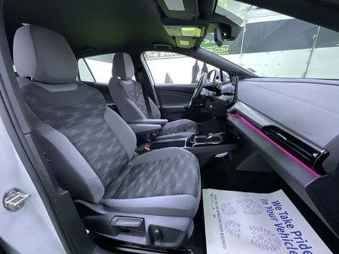 Used 2022 Volkswagen ID.4 Pro image 29