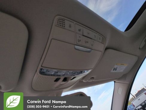 Used 2017 Mercedes-Benz C 300 4MATIC Sedan image 22