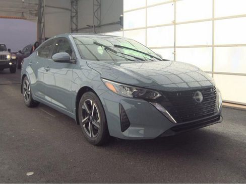 Used 2024 Nissan Sentra SV w/ Trunk Package image 4