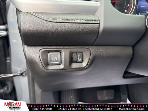 Used 2022 GMC Acadia SLE w/ Driver Convenience Package image 17