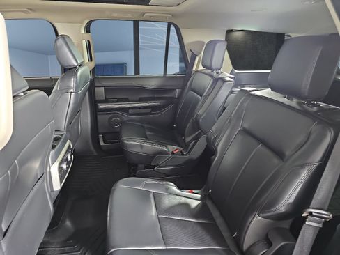 Used 2023 Ford Expedition XLT AWD/4WD image 10