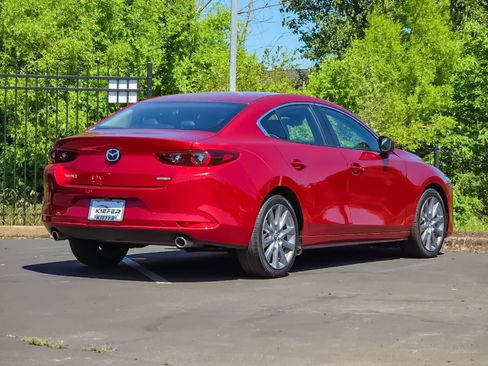 Used 2023 MAZDA MAZDA3 s FWD image 3