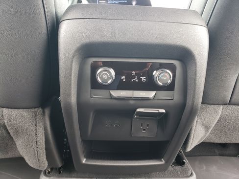 New 2026 Chevrolet Traverse LT FWD image 36