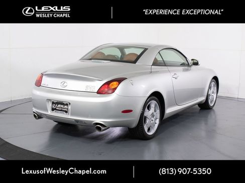 Used 2004 Lexus SC 430 Convertible RWD image 4