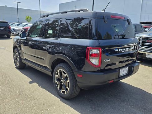 Used 2023 Ford Bronco Sport Outer Banks w/ Tech Package AWD/4WD image 3