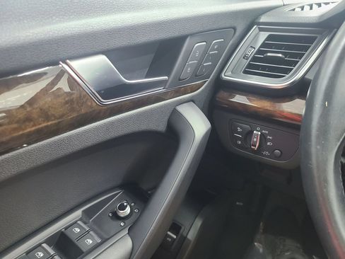 Used 2019 Audi Q5 2.0T Premium Plus AWD/4WD image 30