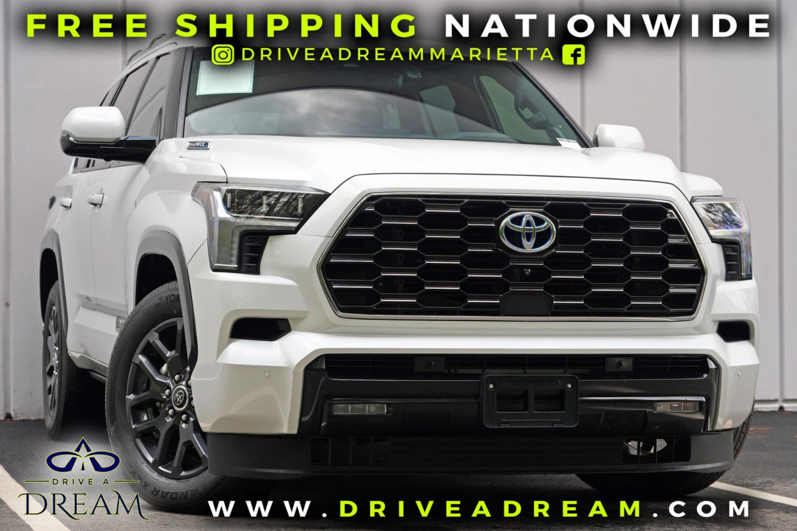 Used 2023 Toyota Sequoia Platinum AWD/4WD image 2