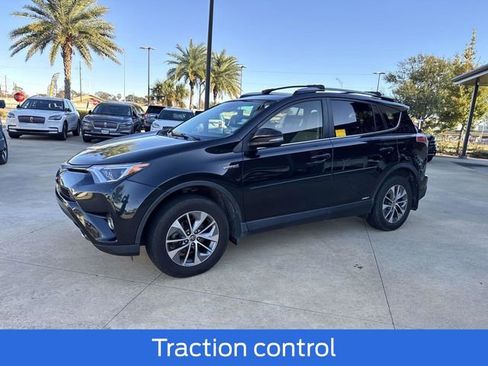 Used 2017 Toyota RAV4 XLE image 4