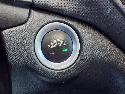 Used 2020 Chevrolet Equinox Premier FWD image 21