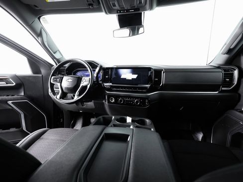 Used 2022 Chevrolet Silverado 1500 LT AWD/4WD image 18