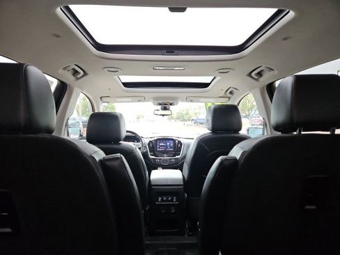 Used 2021 Chevrolet Traverse RS image 25