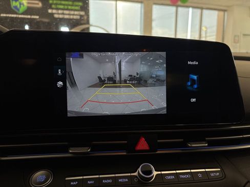 Used 2025 Hyundai Elantra Limited FWD image 37
