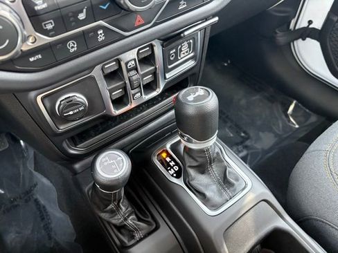 New 2026 Jeep Wrangler Unlimited Sahara AWD/4WD image 15