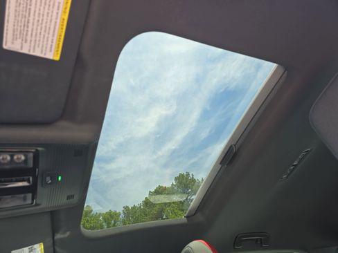 Used 2024 Volkswagen GTI SE image 31