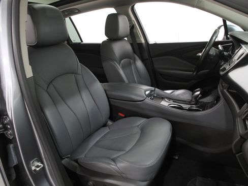 Used 2019 Buick Envision Essence image 16