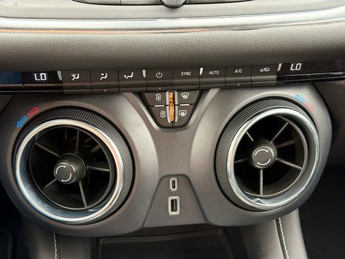 Used 2023 Chevrolet Blazer LT image 17