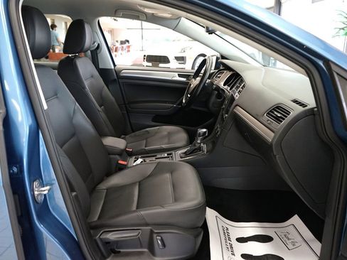 Used 2016 Volkswagen e-Golf SEL Premium image 44