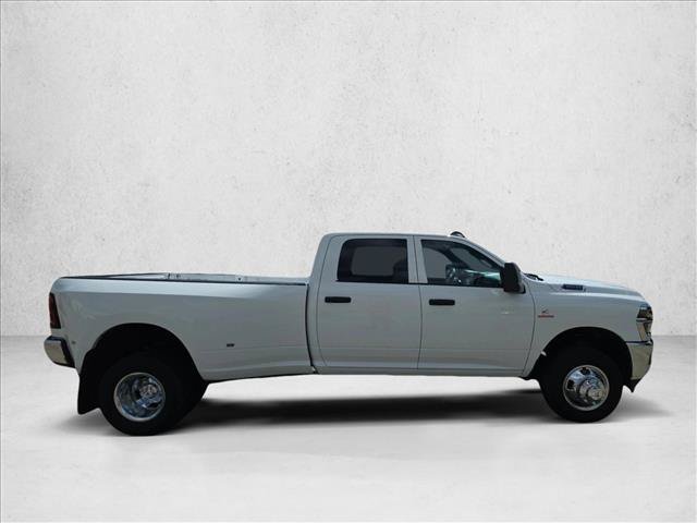 Used 2026 RAM 3500 Tradesman w/ Chrome Appearance Group A AWD/4WD image 4