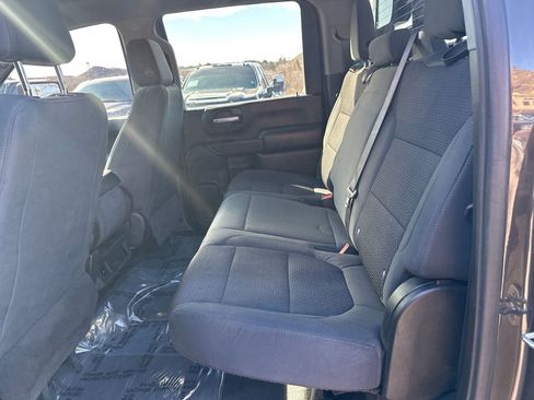 Used 2021 GMC Sierra 3500 4x4 Crew Cab w/ Gooseneck/5TH Wheel Package image 11