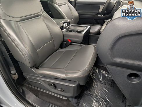 Used 2025 Ford Expedition Active AWD/4WD image 34