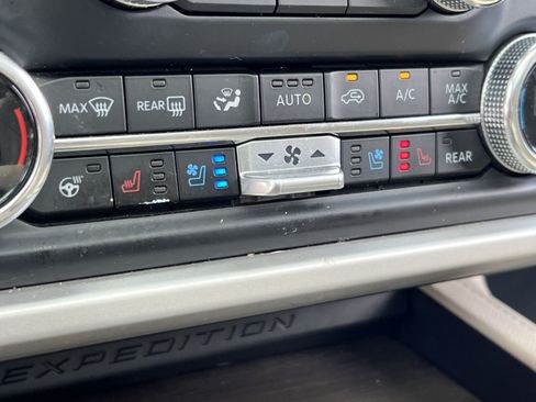 Used 2023 Ford Expedition Limited AWD/4WD image 44
