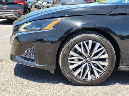 Certified 2025 Nissan Altima 2.5 SV FWD image 6