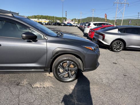 Used 2024 Subaru Crosstrek 2.0i Premium AWD/4WD image 4