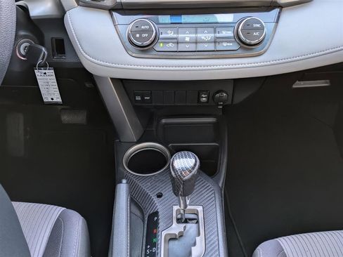 Used 2015 Toyota RAV4 XLE image 23