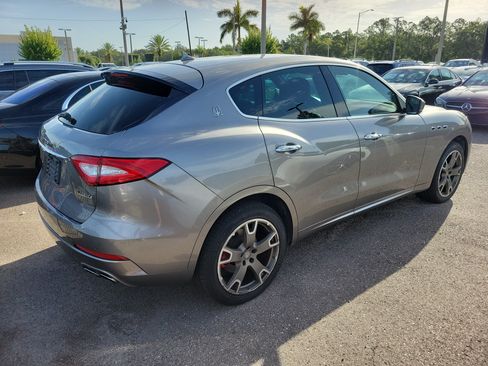Used 2019 Maserati Levante AWD/4WD image 3