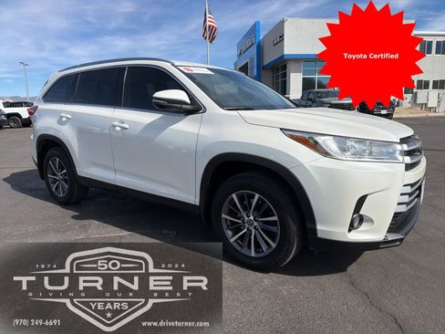 Certified 2019 Toyota Highlander XLE image 1