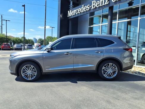 Used 2022 Acura MDX w/ Advance Package AWD/4WD image 3