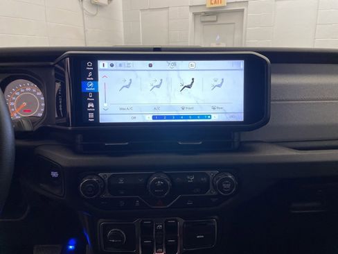 New 2026 Jeep Gladiator Sport image 12