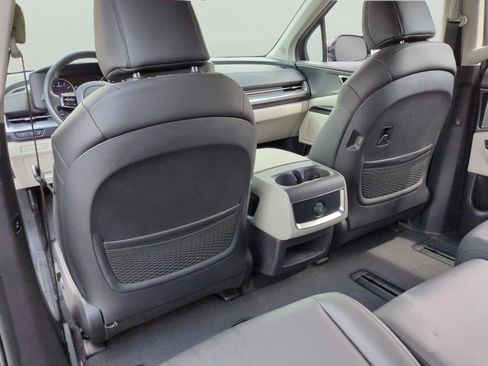 Certified 2024 Kia Carnival LX image 23