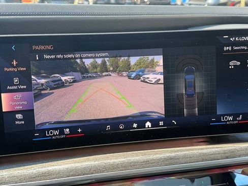 Used 2023 BMW i7 xDrive60 AWD/4WD image 34