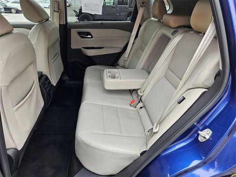 Used 2021 Nissan Rogue SV w/ Premium Package image 21