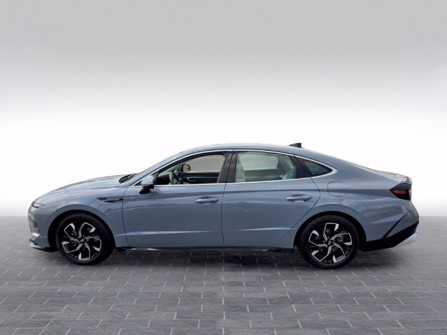 Used 2025 Hyundai Sonata SEL FWD image 4